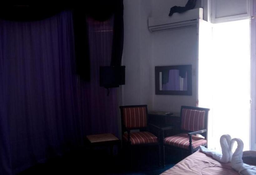 اتاق لوکس سه تخته, Cairo Paradise