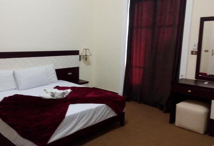 اتاق لوکس, Cairo Paradise