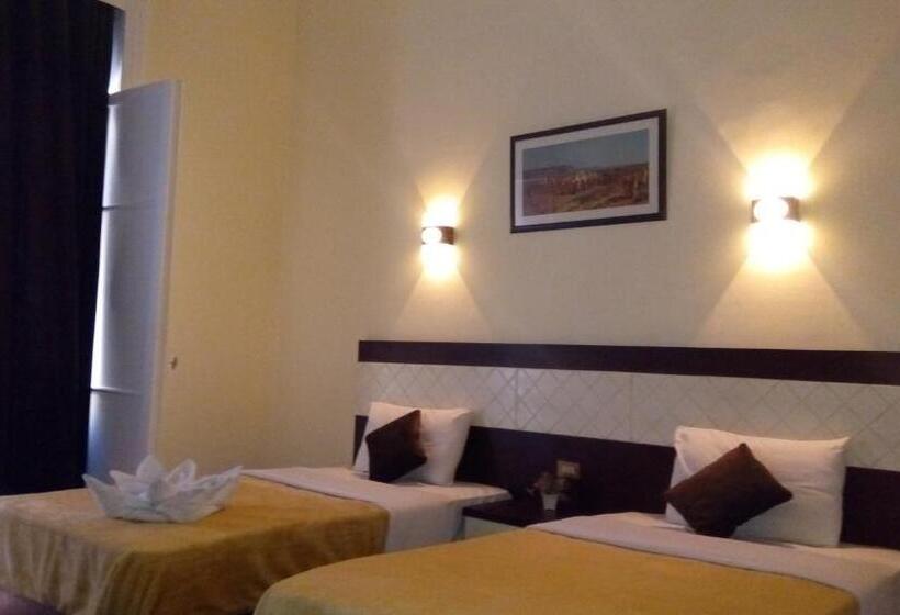 اتاق لوکس, Cairo Paradise