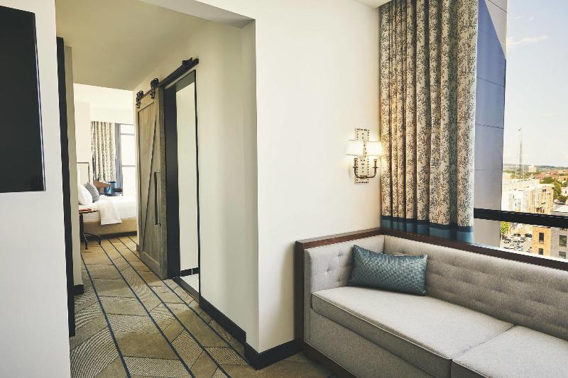 اتاق لوکس یک تخته, Cairo Paradise