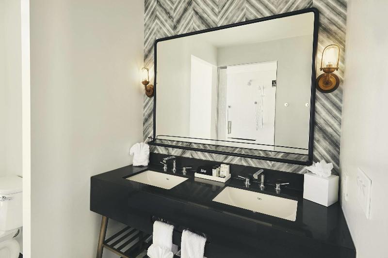 اتاق لوکس یک تخته, Cairo Paradise