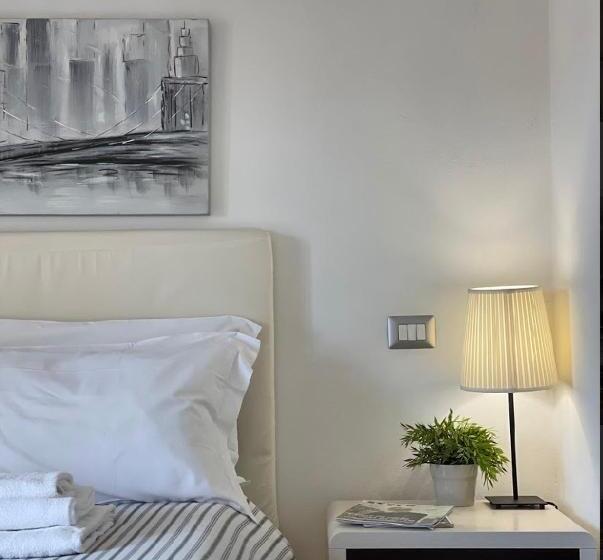 اتاق استاندارد با چشم‌انداز دریاچه, Cameracaffe Sul Lago