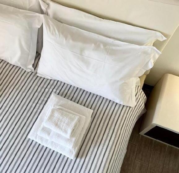 اتاق استاندارد با چشم‌انداز دریاچه, Cameracaffe Sul Lago