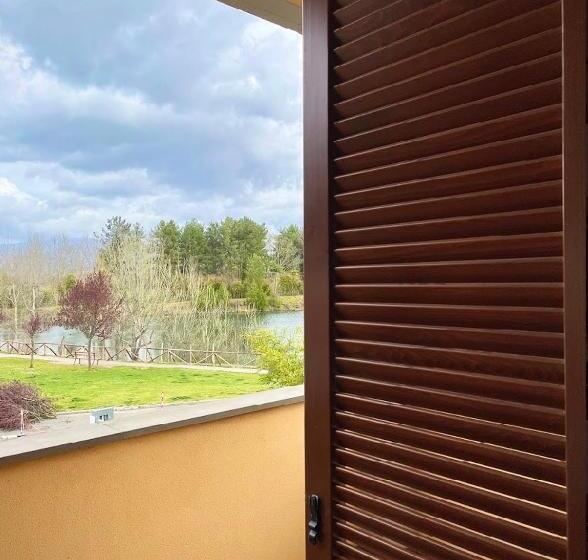 اتاق لوکس, Cameracaffe Sul Lago