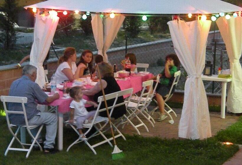 اتاق استاندارد سه تخته با چشم‌انداز باغ, Cameracaffe Sul Lago