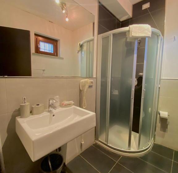 اتاق استاندارد با چشم‌انداز باغ, Cameracaffe Sul Lago