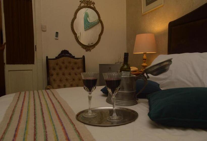 جناح جونيور, Casa Falleri Boutique