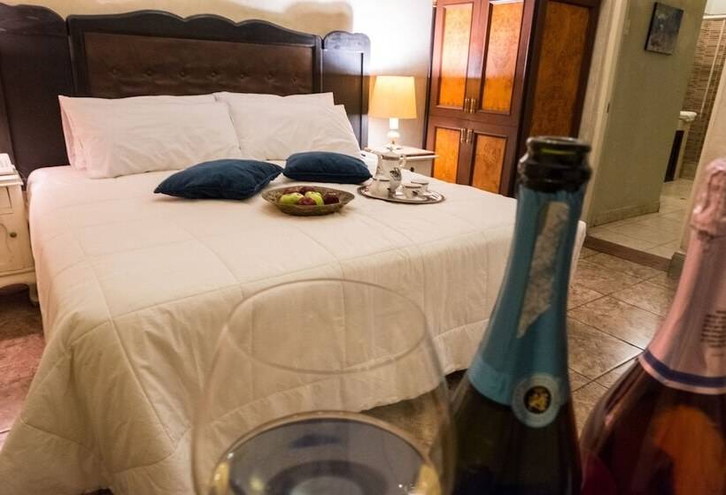 جناح جونيور, Casa Falleri Boutique