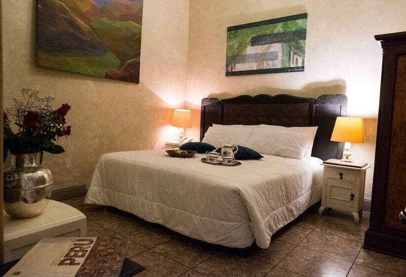 جناح جونيور, Casa Falleri Boutique