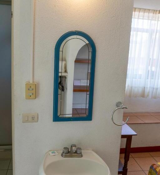 חדר סטנדרט, Colonial