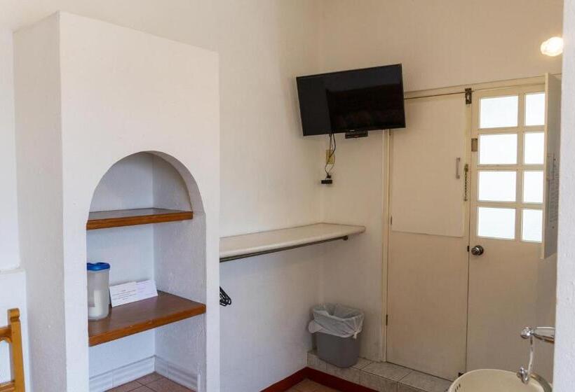 חדר סטנדרט, Colonial