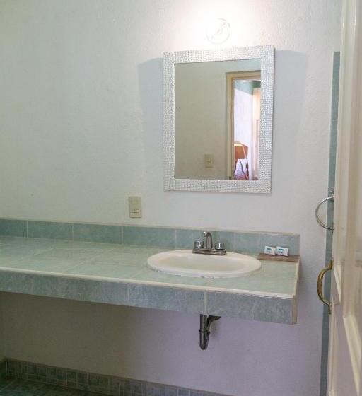 חדר סטנדרט, Colonial