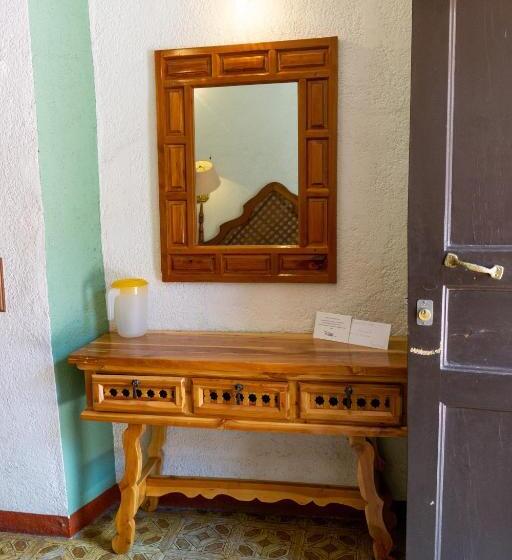 חדר סטנדרט, Colonial