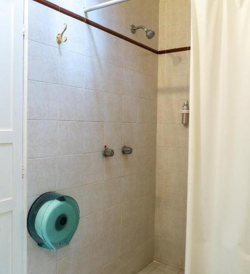 חדר סטנדרט, Colonial