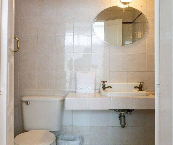 חדר סטנדרט, Colonial