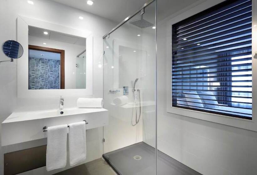 اتاق سوپریور, Domo Casablanca