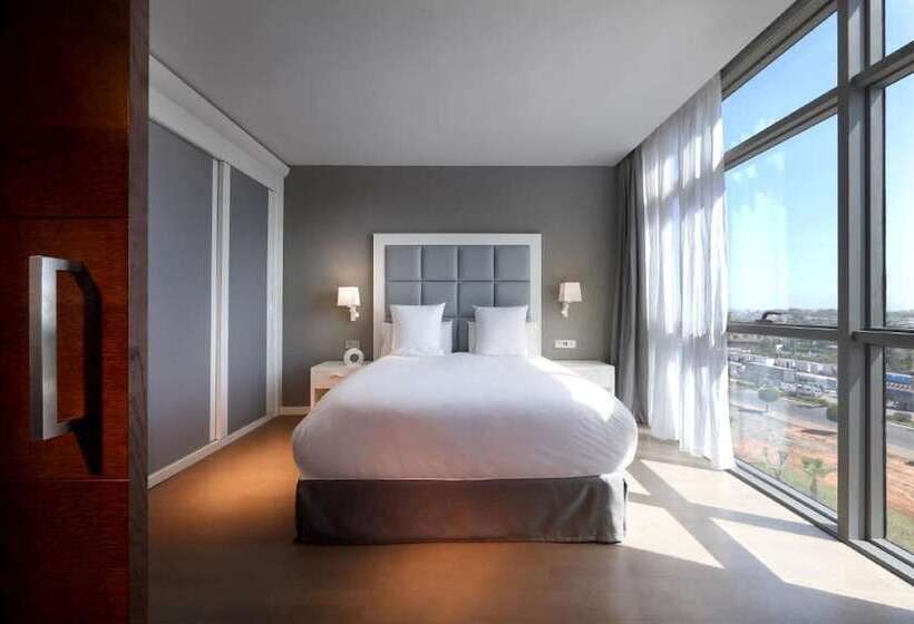 اتاق سوپریور, Domo Casablanca