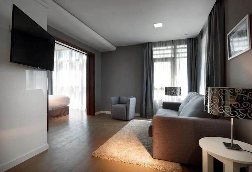 اتاق سوپریور, Domo Casablanca