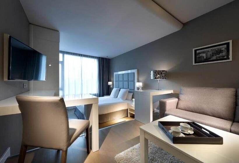 اتاق سوپریور, Domo Casablanca