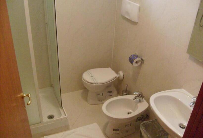 标准三人间, Euro Inn B&b