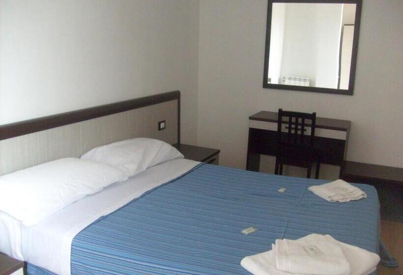 标准四人间共用浴室, Euro Inn B&b