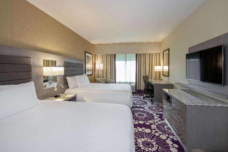 Номер Премиум, Hilton Garden Inn Raleigh /crabtree Valley