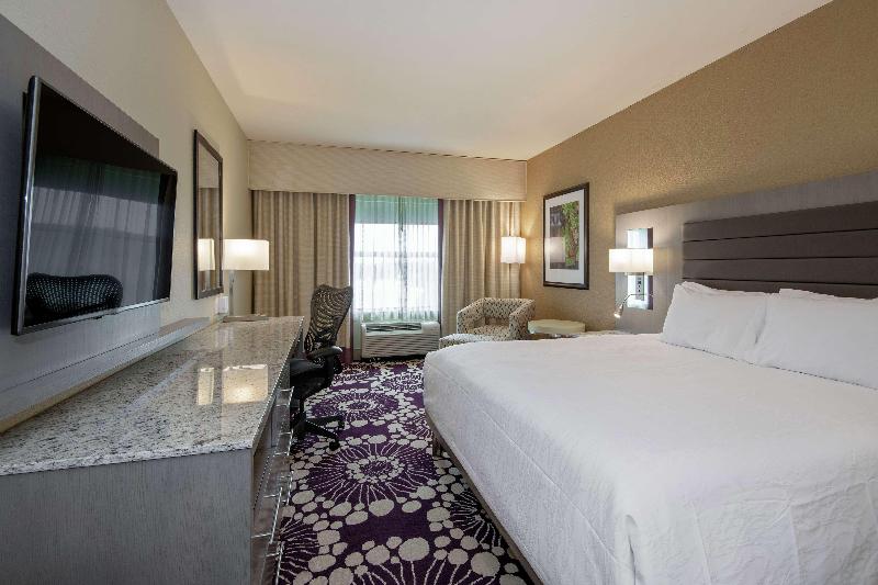 اتاق استاندارد با تخت بزرگ, Hilton Garden Inn Raleigh /crabtree Valley