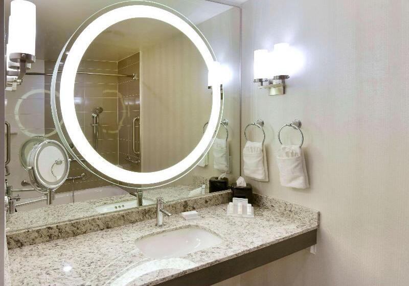 اتاق استاندارد با تخت بزرگ, Hilton Garden Inn Raleigh /crabtree Valley