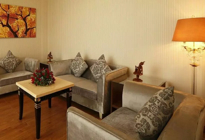 سوئیت سینیور, Horizon Lake View Resort