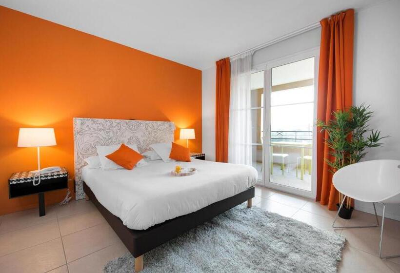 شقة غرفتين, Adonis Mougins