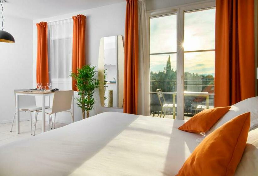 إستوديو قياسى, Adonis Mougins