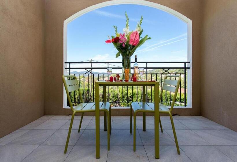 شقة غرفتين, Adonis Mougins