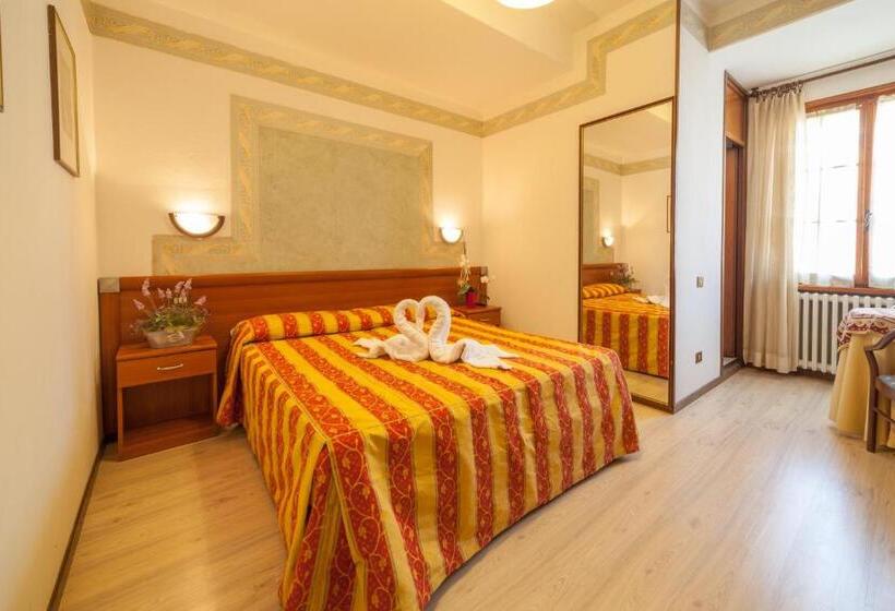 חדר קלאסי, Ricordo Du Parc