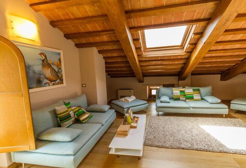 Люкс Вид на Бассейн, Tenuta Borgo Santa Cecilia