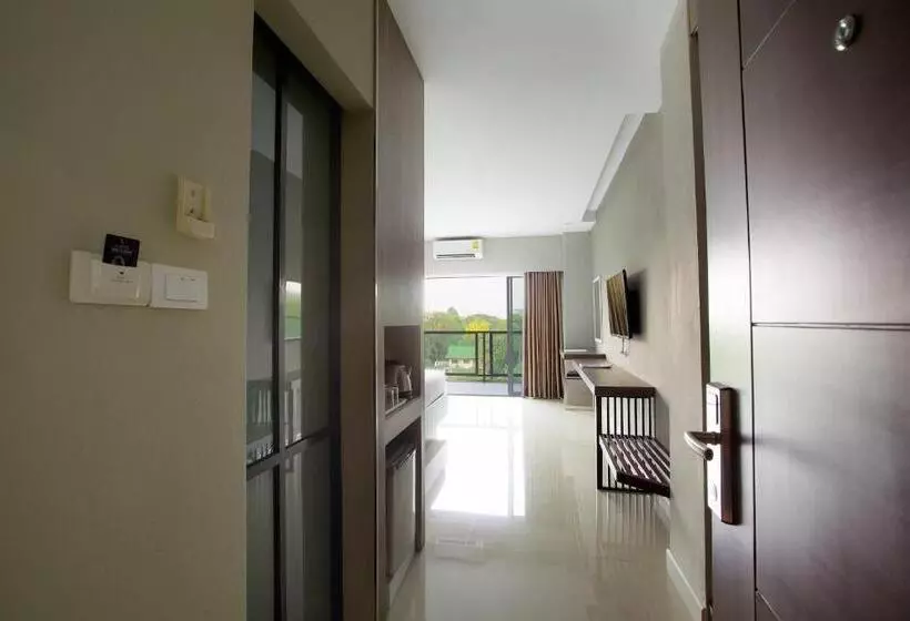 اتاق استاندارد با بالکن, V Hotel Ubon Ratchathani