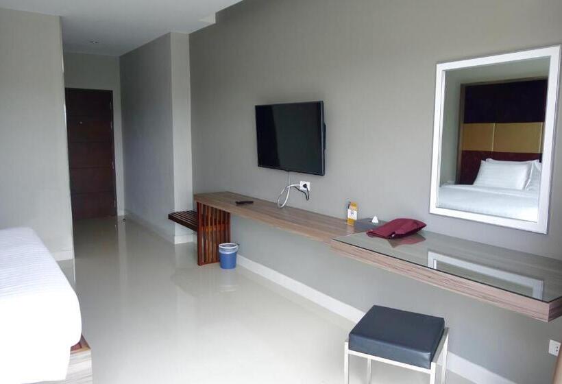 חדר סטנדרט עם מרפסת, V Hotel Ubon Ratchathani