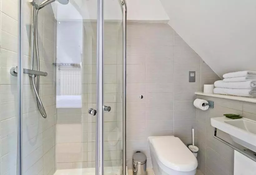 استودیوی استاندارد, Red Lion Court By City2stay