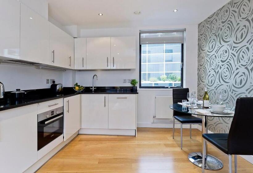 １ベッドルームのスーペリアアパートメント, Red Lion Court By City2stay