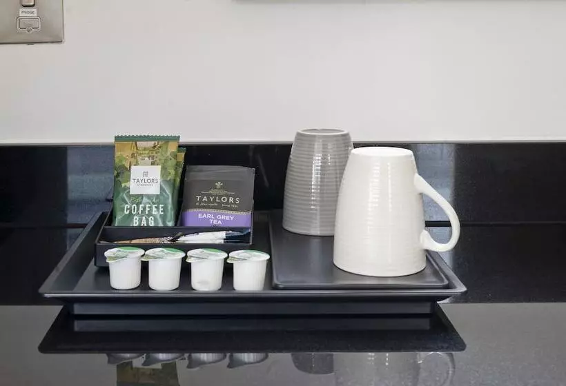 استودیوی استاندارد, Red Lion Court By City2stay