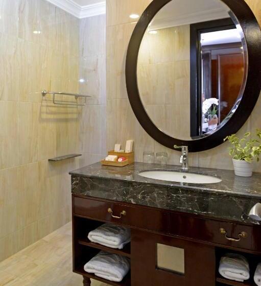 סוויטת ג'וניור, The Sahira Hotel Syariah