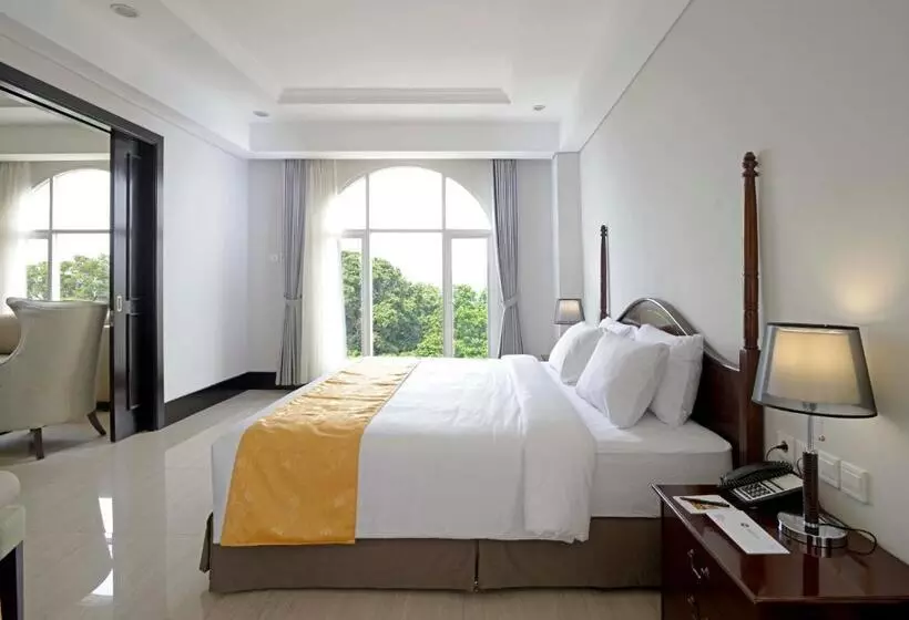 سوییت, The Sahira Hotel Syariah