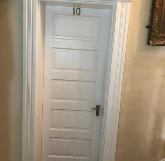 标准单人间共用浴室, Ashby Manor Guest House