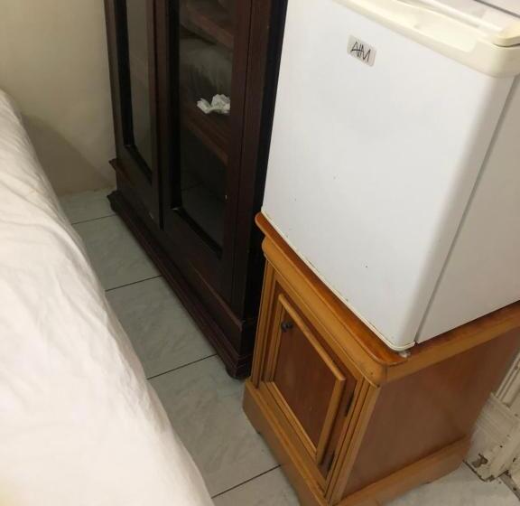 标准单人间共用浴室, Ashby Manor Guest House