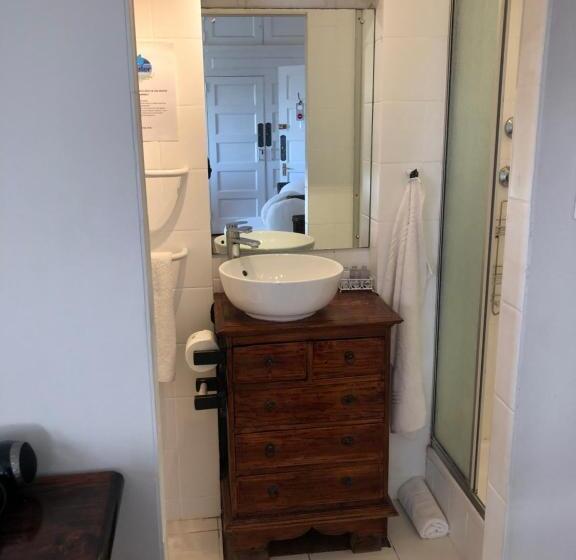 Triple Room Sea View, Ashby Manor Guest House