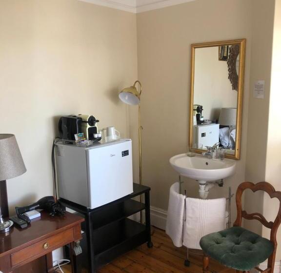 带共用浴室的标准房间, Ashby Manor Guest House