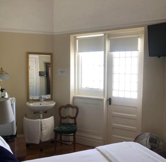 带共用浴室的标准房间, Ashby Manor Guest House