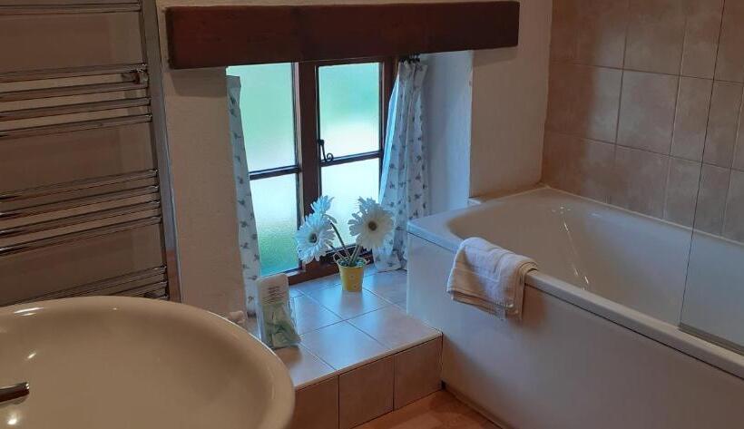 침실 2개 주택, Treliver Farm