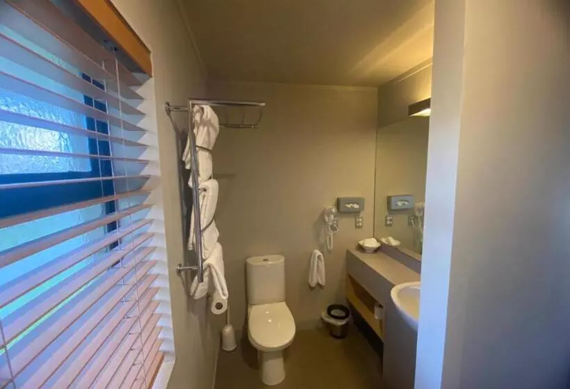 استودیوی استاندارد, Bentleys Motor Inn