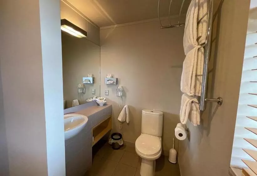استودیوی استاندارد, Bentleys Motor Inn