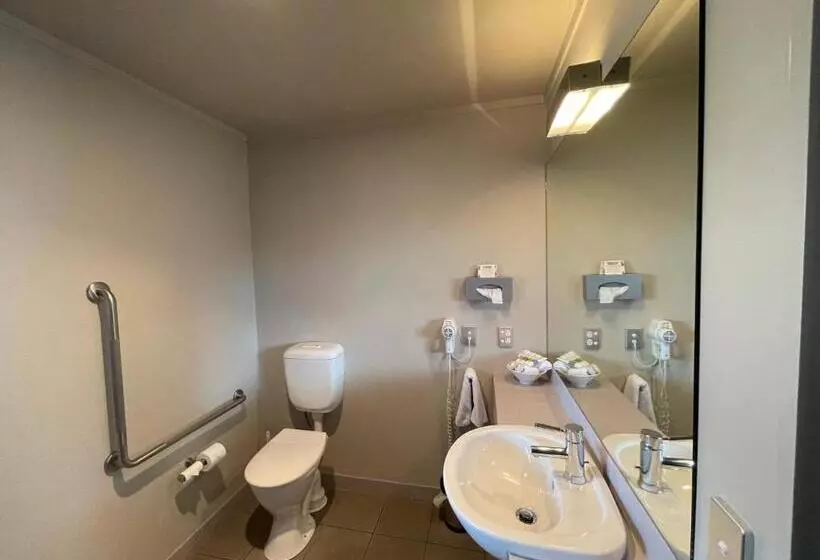 استودیوی استاندارد, Bentleys Motor Inn
